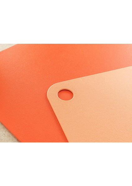 Kırmızı Plastik 2'li Kesme Tahtası 34x27 cm, dayanıklı ve şık kullanım için ideal modelleri