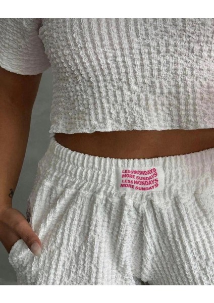 Rahat Fit Dokulu Şortlu Takım