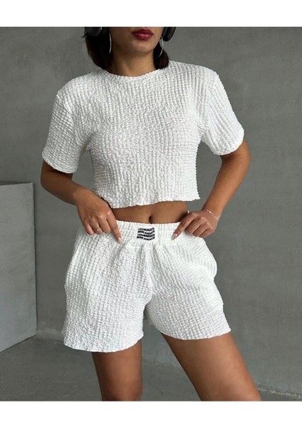 Rahat Fit Dokulu Şortlu Takım