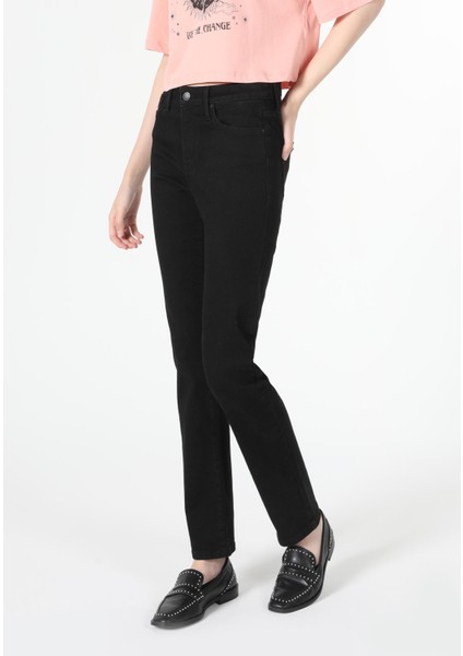 703 Carla Slim Fit Orta Bel Düz Paça Kadın Siyah Jean Pantolon