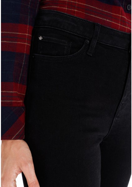 703 Carla Slim Fit Orta Bel Düz Paça Kadın Siyah Jean Pantolon
