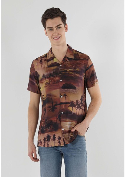 Regular Fit Shirt Neck Baskılı Erkek Kahverengi Kısa Kol Gömlek