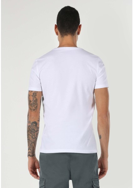 Slim Fit V Yaka Beyaz Erkek Kısa Kol Tişört fiyatları