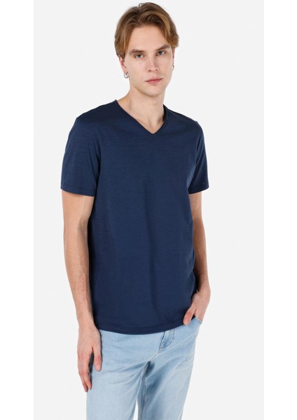 Regular Fit V Yaka Lacivert Erkek Kısa Kol Tişört