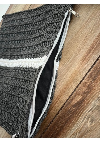 Siyah ve Beyaz Clutch , Portföy, El Yapımı, Astarlı, Tahta Boncuk, Çiçek ve Püskül Aksesuarlı Çanta fiyatları