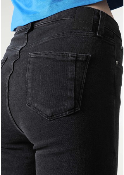 Skinny Fit Orta Bel Dar Paça Kadın Siyah Jean Pantolon indirimleri