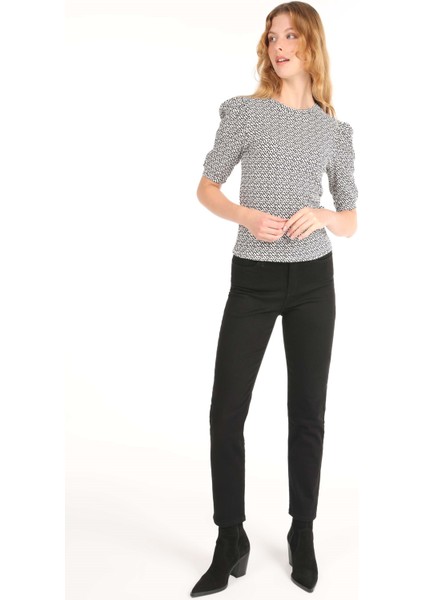 Regular Fit Yuvarlak Yaka Baskılı Kadın Beyaz Kısa Kol Tişört modelleri