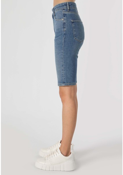 Yüksek Bel Slim Straight Fit Düz Paça Mavi Kadın Şort CL1063580
