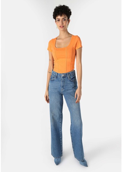 Slim Fit Kare Yaka Kadın Turuncu Kısa Kol Tişört fırsatları