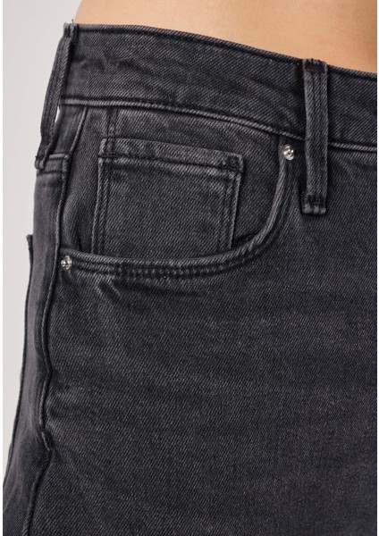 Slim Fit Yüksel Bel Daralan Paça Kadın Denim Jean Pantolon fırsatları