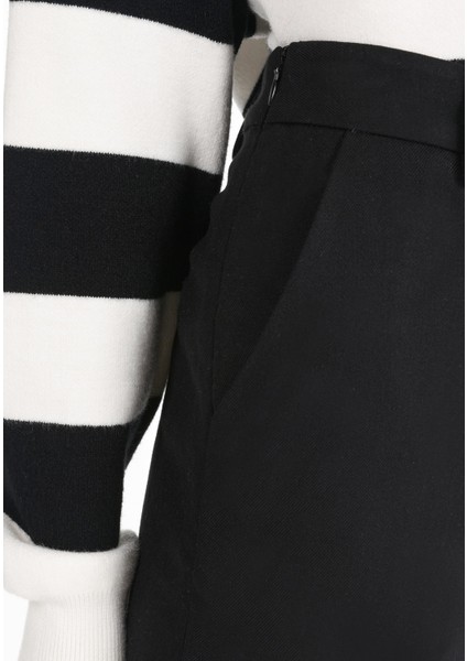 Slim Fit Düşük Bel Dar Paça Kadın Siyah Pantolon indirimleri