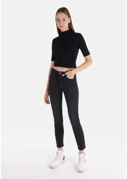 703 Carla Slim Fit Orta Bel Düz Paça Kadın Denim Jean Pantolon