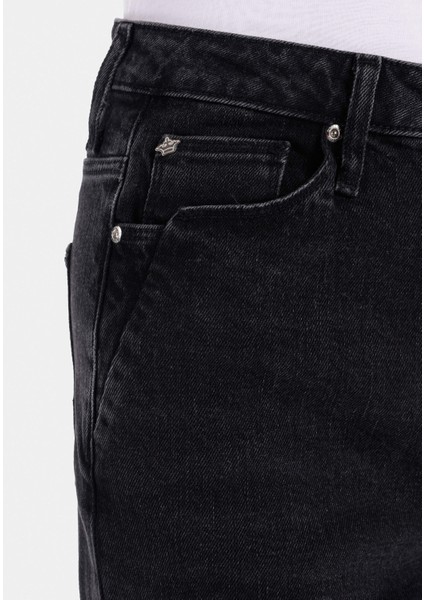 Slim Fit Orta Bel Daralan Paça Kadın Denim Jean Pantolon indirimleri