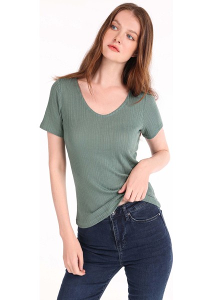 Slim Fit V Yaka Kadın Yeşil Kısa Kol Tişört