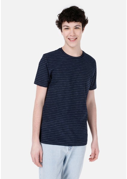Regular Fit Yuvarlak Yaka Erkek Lacivert Kısa Kol Tişört Cl1067706