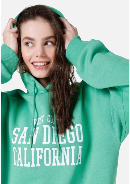 Regular Fit Baskılı Yeşil Kadın Sweatshirt fırsatları