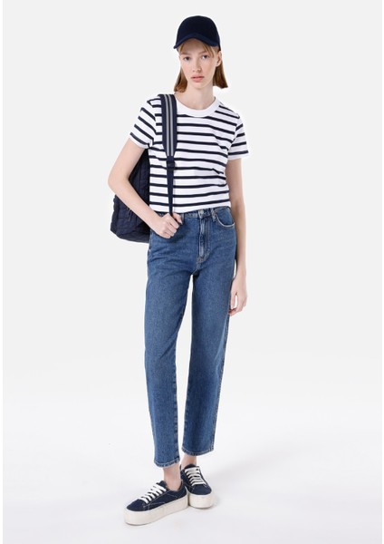 Slim Fit Yuvarlak Yaka Çizgili Kadın Lacivert Kısa Kol Tişört modelleri