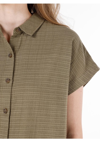 Regular Fit Shirt Neck Kadın Yeşil Kısa Kol Gömlek Cl1067882