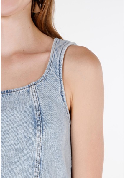 Slim Fit Yuvarlak Yaka Kolsuz Kadın Mavi Gömlek K.kol Cl1069854 indirimleri