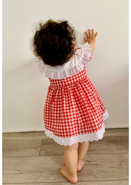 Kız Çocuk Bebek Kırmızı Beyaz Pötikareli Yakası Kiraz Nakışlı Eteği Fistolu Fırfırlı Elbise