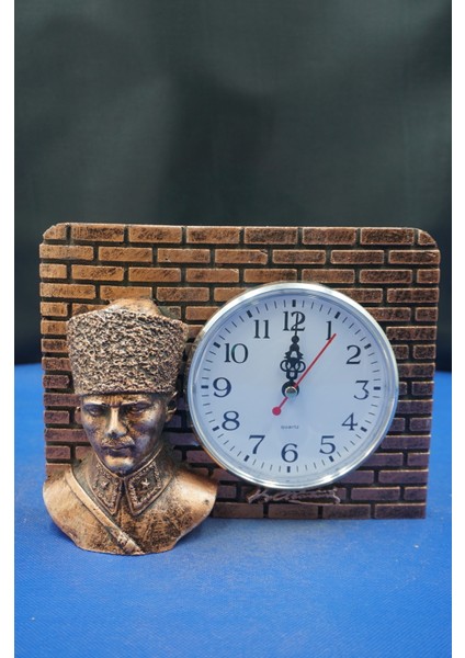 Atatürk Büstlü Masa Saati Heykeli Biblo – Özel Tasarım 21 x 16 x 8 cm Ofis Aksesuar Ev Dekor Hediyelik