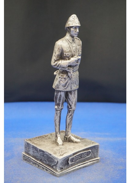 Kurmay Albay Mustafa Kemal Atatürk Heykel Biblo–özel Ofis Aksesuar Ev Dekor Hediyelik (18 cm )