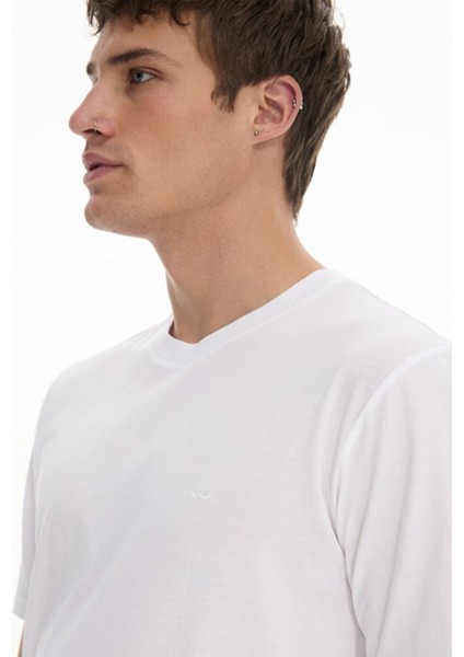 Erkek Regular Kısa Kollu Beyaz T-shırt indirimleri