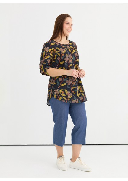 Yuvarlak Yaka Çiçek Desenli Siyah Kadın Bluz 25YSL8032-BB