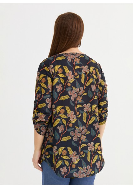 Yuvarlak Yaka Çiçek Desenli Siyah Kadın Bluz 25YSL8032-BB