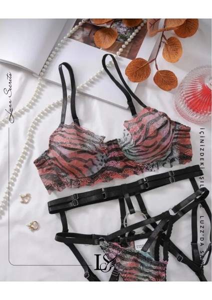 Wild Lace & Harness Lingerie Set fırsatları