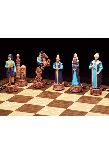 Osmanlı-Haçlı Temalı Satranç Figürleri Orta Boy Şah 8 cm (Sadece Figür) fırsatları