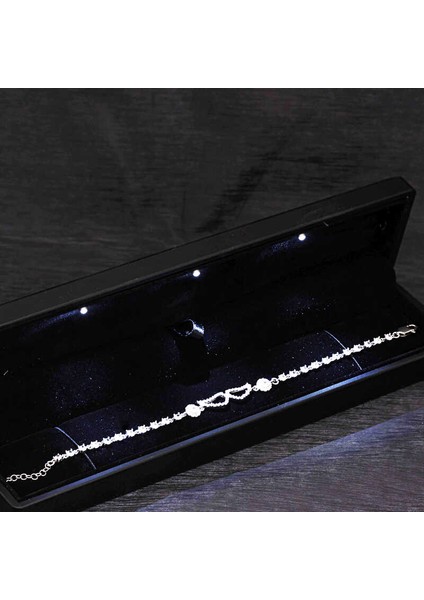 Gümüş Işıklı Kutulu Melek Kanadı Kadın Bileklik fiyatları