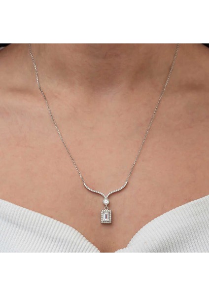 Gümüş Baget Taşlı Gerdanlık Model Kadın Kolye modelleri