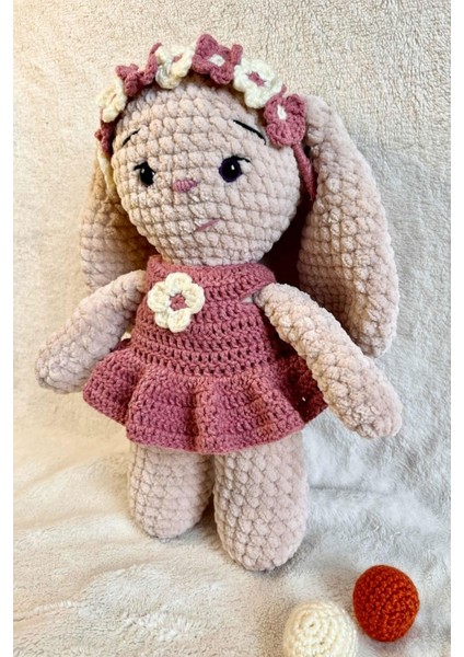 Amigurumi Taçlı Tavşan