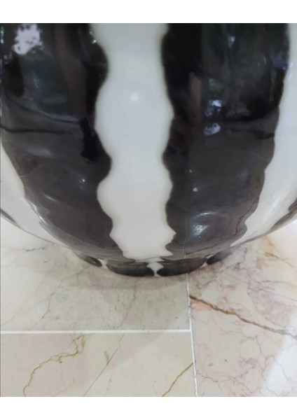 Benim Evim Siyah Beyaz Vazo Saksı Çizgi Desenli 36CM Ağız 24CM Taban 27CM Yükseklik 1 Adet