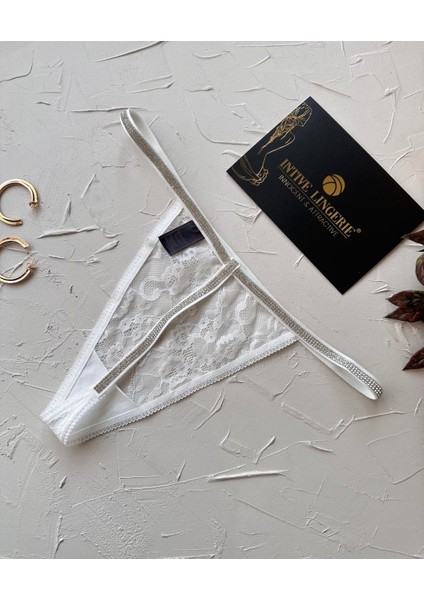Intive Vs Dantelli Arkası ve Yanları Parlak Taşlı Ultra Şık Kaliteli G-String (Siyah-Beyaz)