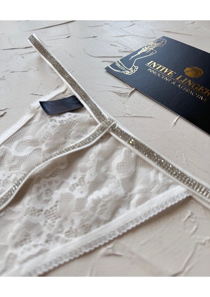 Intive Vs Dantelli Arkası ve Yanları Parlak Taşlı Ultra Şık Kaliteli G-String (Siyah-Beyaz)