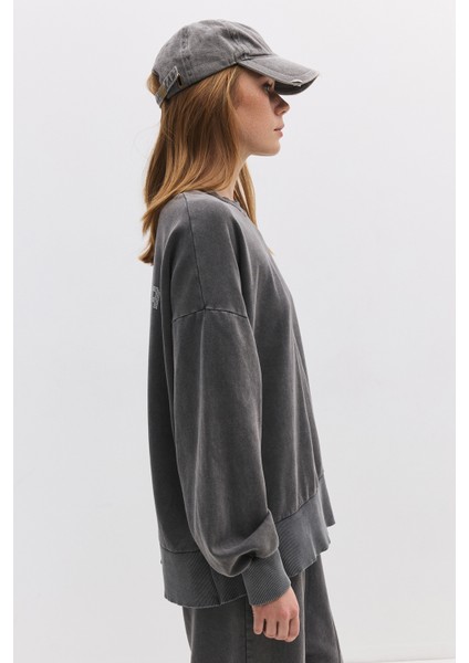 Soluk Efektli Sloganlı Sweatshirt
