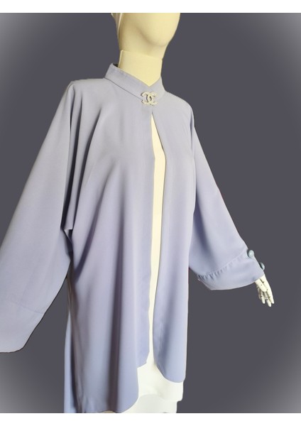 Broş Detaylı Lavanta Rengi Dökümlü Abaya, Her Adımda Zarafet