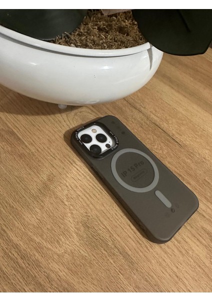 15 Pro Magsafe Destekli Kenar Korumalı Slikon Kılıf