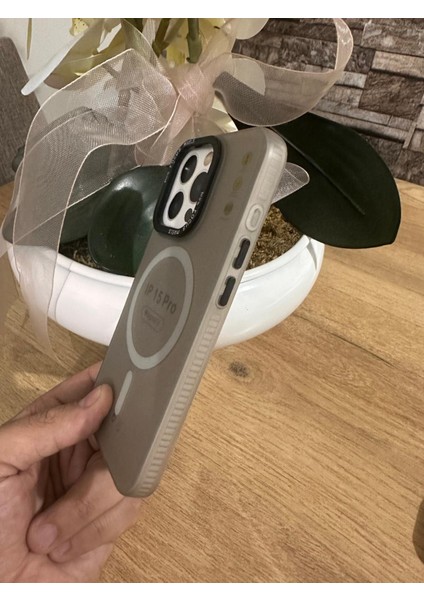 15 Pro Magsafe Destekli Kenar Korumalı Slikon Kılıf