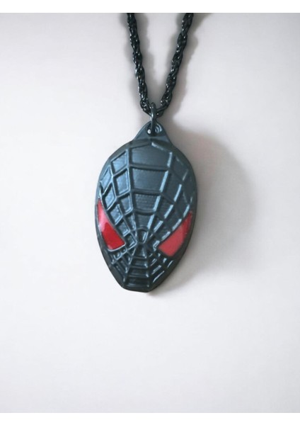 Spiderman Örümcek Adam Siyah Kolye Kırmızı Göz Detaylı fiyatları