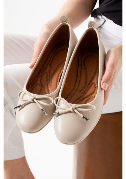 Lara Fiyonk Detaylı Yuvarlak Burun Düz Taban Günlük Kadın Babet