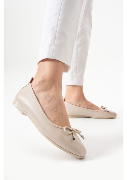 Lara Fiyonk Detaylı Yuvarlak Burun Düz Taban Günlük Kadın Babet fırsatları