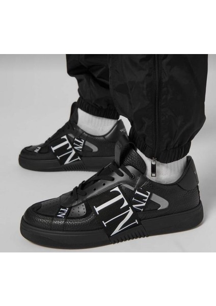 Valentino Garavani Men's Sneakers - Sneaker In Black Leather - Valentino Sneakers - Erkek Sneaker indirimleri
