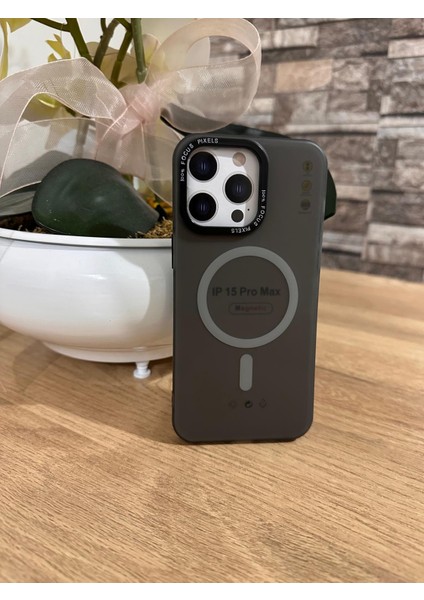 15 Pro Max Magsafe Destekli Kenar Korumalı Slikon Kılıf