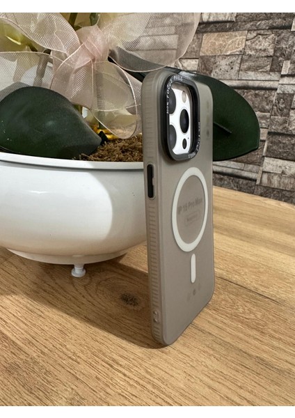 15 Pro Max Magsafe Destekli Kenar Korumalı Slikon Kılıf
