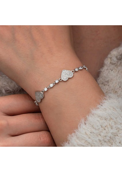 Gümüş Zirkon Taşlı Sıralı Kalp Kadın Bileklik modelleri