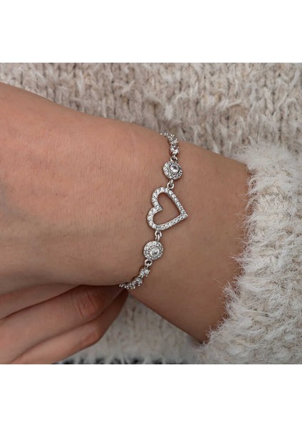 Gümüş Zirkon Taşlı Kalpli Kadın Bileklik fırsatları