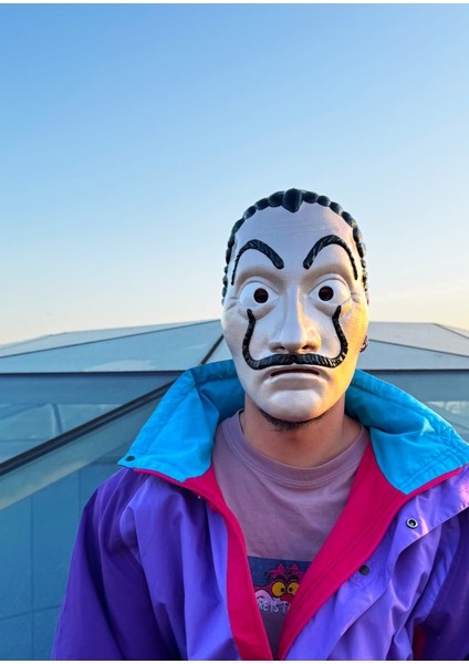 Salvador Dali Ikonik Maskesi